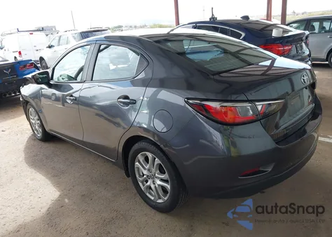 2018 Toyota Yaris Ia z USA, uszkodzony, nr VIN 3MYDLBYV0JY310341